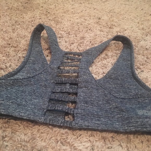 VS sports bra - Picture 4 of 5